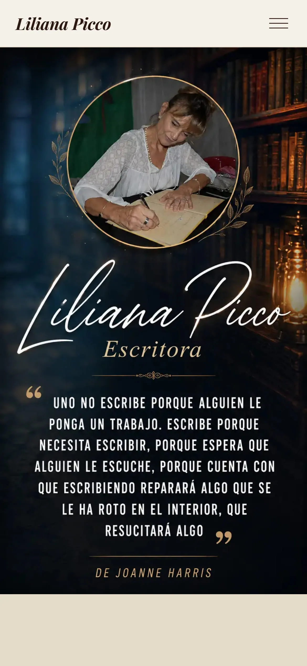 Portada del sitio de Liliana Picco: la autora escribiendo, su nombre en cursiva y una cita literaria